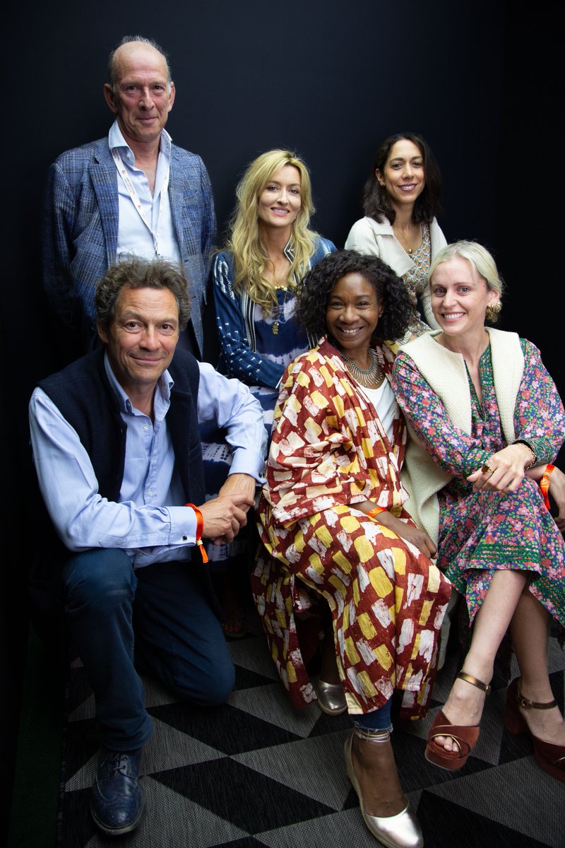 Last night’s Poetry Pharmacy Gala cast, led by William Sieghart and featuring Karen Bryson, Denise Gough, Natascha McElhone, Dominic West and chair Kavita Puri. 📸: @billie_charity #HayFestival2023