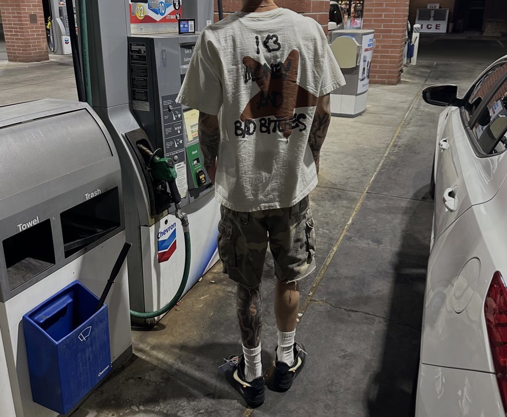 topstaraaron's tweet photo. ab my cheddar like the $ on my leg https://t.co/lEQbDz28WR