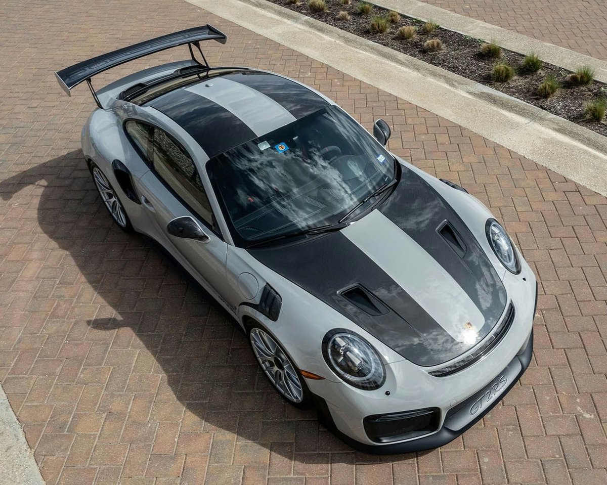 #SuperCarSunday
#Porsche 911 GT2 RS