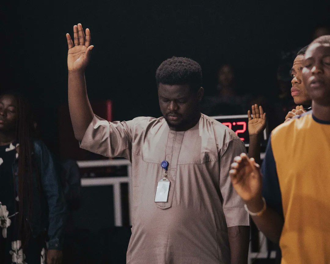 thestarhub_'s tweet photo. In the presence of God, goodness overflows, hearts rejoice, and spirits are uplifted. The goodness of God envelops us, bringing comfort, hope, and a profound sense of gratitude and joy.

#UltmateResurrection #TheStarhub https://t.co/AkqXKB0OgO