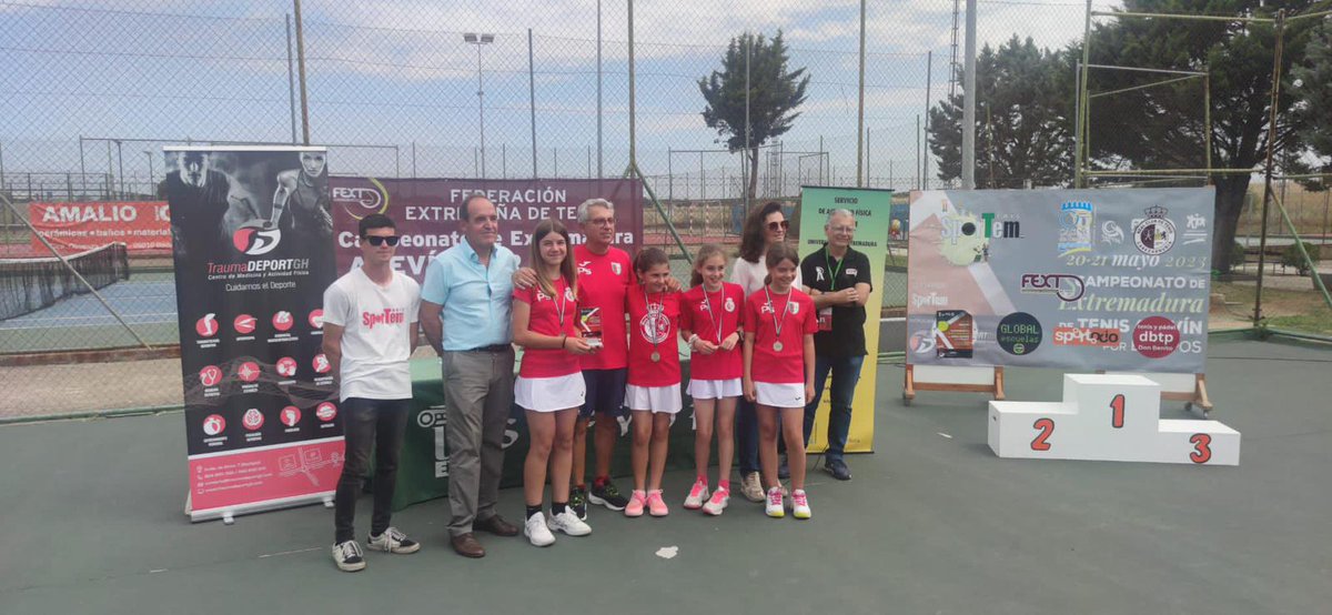 Sportocio se ha proclamado Campeón de Extremadura Alevín por Equipos al imponerse las chicas a <a href="/CabezarrubiaCC/">Real Club Tenis Cabezarrubia</a> ,  y el equipo A ganaba al C en la final masculina, asistieron a la entrega de trofeos <a href="/RomanMargalloP/">Fco. Román Margallo</a> Pte. de <a href="/FedExtTenis/">FExT</a> y Soledad Arroyo Subdirectora de <a href="/safydeuex/">SAFYDE-UEx</a>