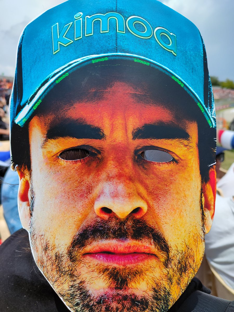 alexparsimonia's tweet image. Lo que verán los seguidores de Ocon sentados detrás durante toda la carrera... @Kimoa #KimoAlo