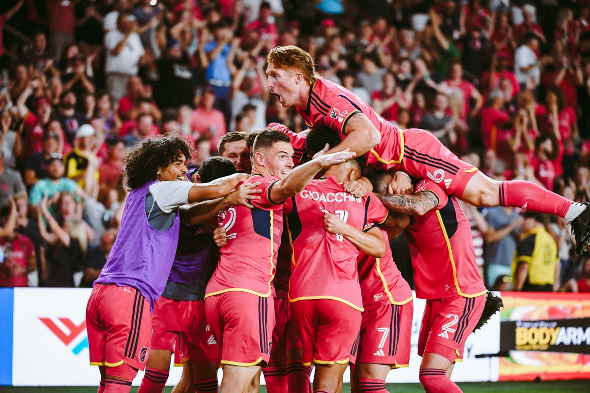 stlCITYsc's tweet photo. Top o' the morning from the top o' the West! 🔝 

#AllForCITy https://t.co/Gh0xwJAQIO