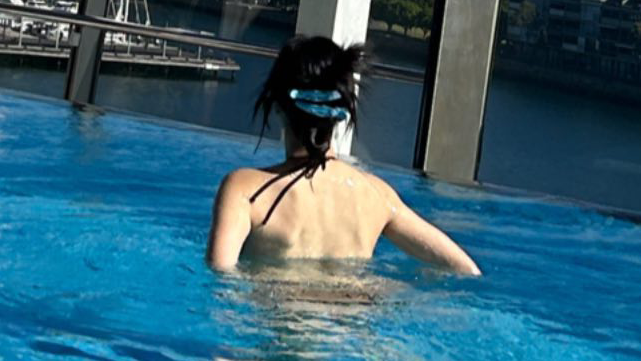 godmitzu's tweet photo. Mina: "I thought you wanted the Australia swimming pool pictures so badly ... ㅋㅋㅋㅋ"
Chaeyoung: "Anyone curious about our summer?"

WE'RE FIGHTING FOR OUR LIVES OUT HERE AND THIS IS JUST A JOKE TO THEM 😵‍💫😵‍💫 https://t.co/MggfpOMKOs