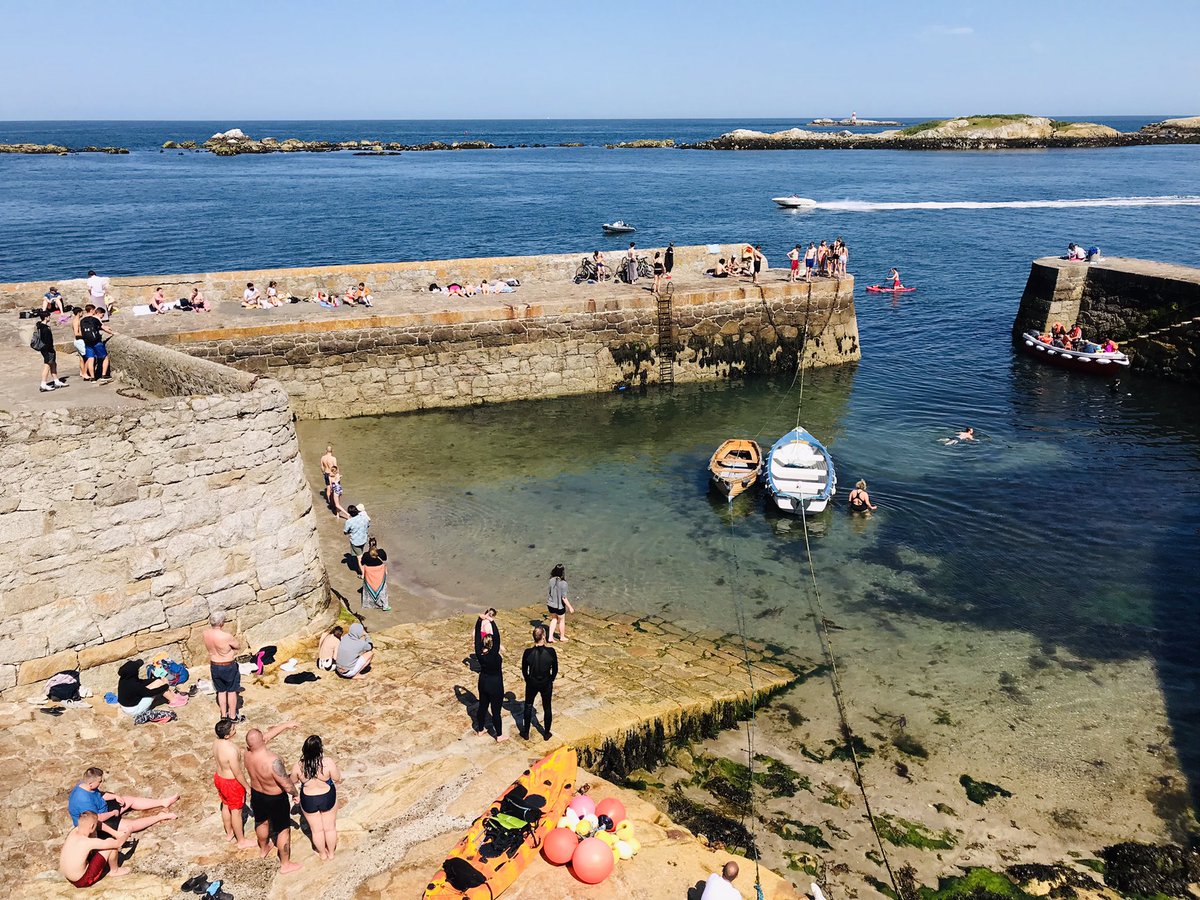 What a glorious day! 🏖🚲🛶🌊@DalkeyF ☀️#ColiemoreHarbour #dalkey #dunlaoghaire #dublinbay #Ireland #discoverdublin #Wanderlust #summer #BankHolidayWeekend #WeekendFeeling #seasoul #seaside #dalkeyisland #June2023 #photooftheday #explore #dnl #SEA #weekendvibes