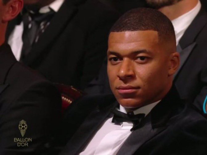 شـاهـيـن . tweet media