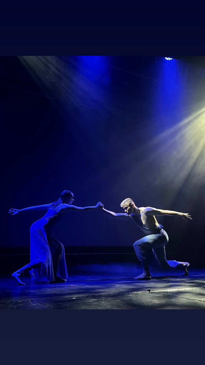 EvolutionFndCol's tweet image. Such a fabulous showcase to finish our 10th year on! Applications still open for this September intake! 💚❤️💙🤪