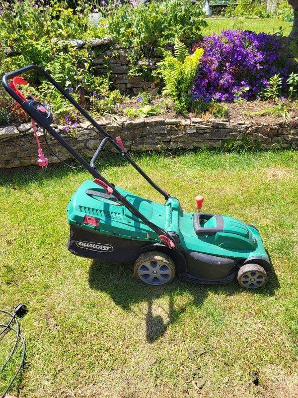 OFFER: Qualcast lawnmower (botley OX2) ilovefreegle.org/message/998628…
