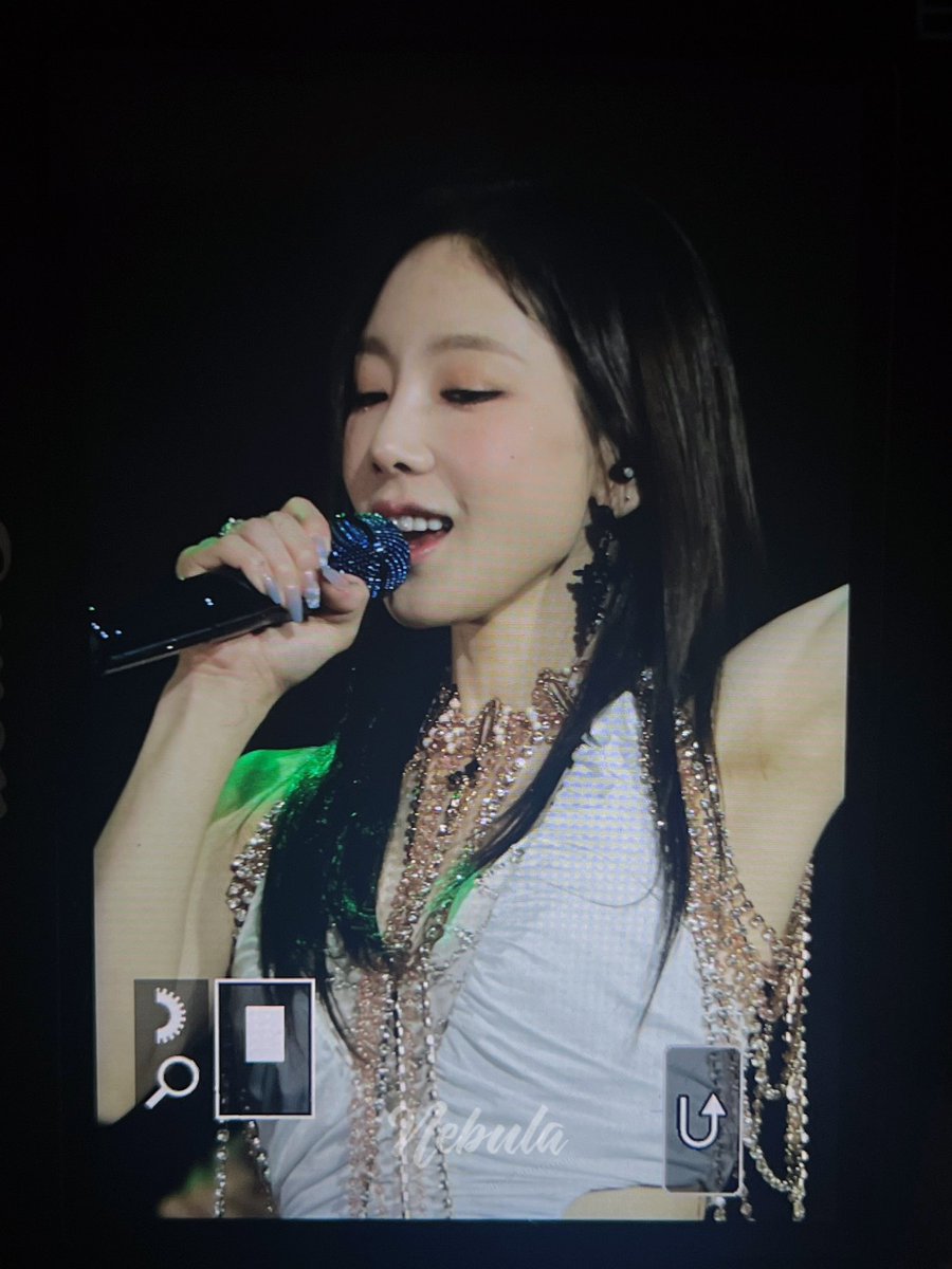 Nebula_00000's tweet photo. 230604 ｜❤️

 #태연 #TAEYEON https://t.co/O8qFYlH1FH