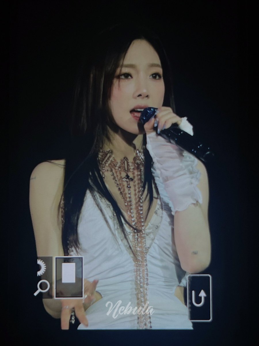 Nebula_00000's tweet photo. 230604 ｜❤️

 #태연 #TAEYEON https://t.co/O8qFYlH1FH