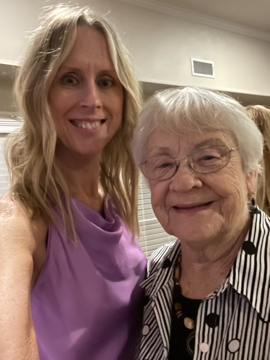 3_elle_tiger's tweet photo. We raise hell, just for fun, weβre the class of β81 π 10 out of 58 from our class, some couldnβt attend, others no longer with us. Glad to see some of my childhood buddies & teachers. My Algebra & Trig teacher is the reason I got to skip Algebra at LSU ππ» #Huntington #Ferriday https://t.co/6cwaxu0W5T