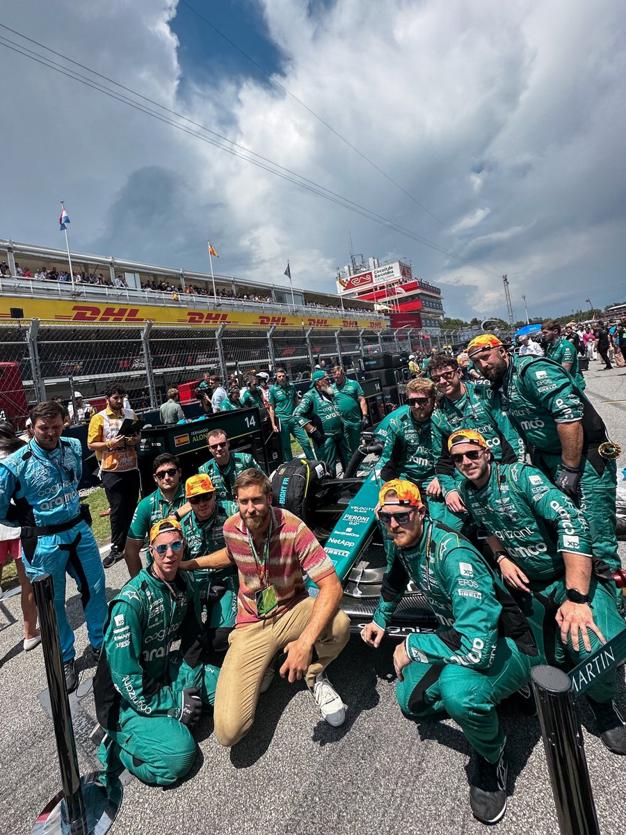 On the grid / @CalvinHarris. 

#SpanishGP 🇪🇸