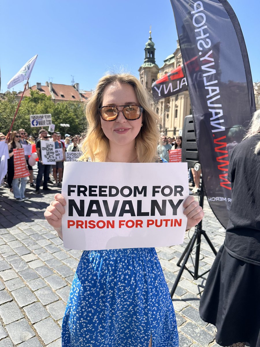 #freeNavalny