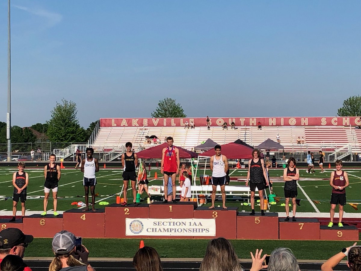 ⁦@SMurphypearson⁩ with his second podium of the Section Meet in the 1600m. Wins the first heat and sets a new PR. Exciting future for this sophomore!