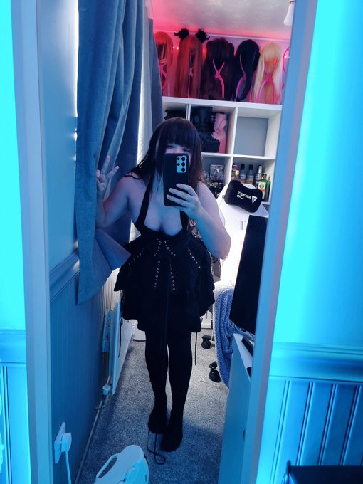 Before vs After my #iceninekills concert. Painful neck + Nosebleed = Headbanged too much Anyone else<a href="/tag/iceninekills"class="tags">#iceninekills</a><a href="/tag/ink"class="tags"><span>#ink</span></a><a href="/tag/metalhead"class="tags"><span>#metalhead</span></a><a href="/tag/nsfwtwt"class="tags"><span>#nsfwtwt</span></a>