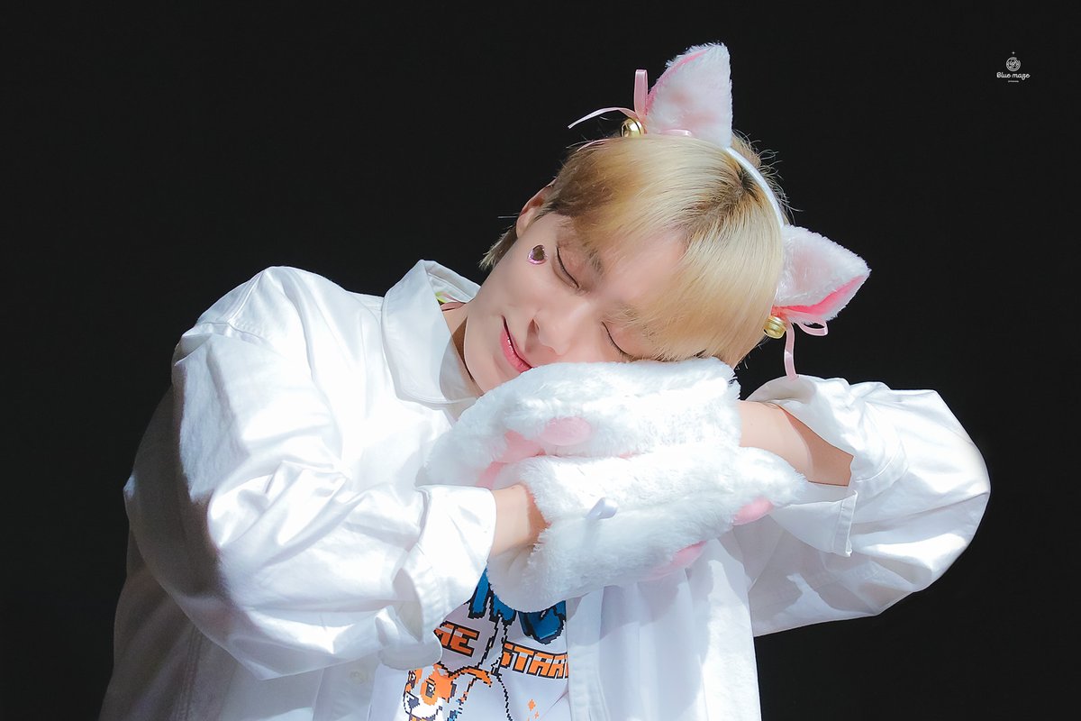 230603  

아기냥이는 잠이 많아요💤

#원어스 #ONEUS #여환웅 #환웅 #HWANWOONG <a href="/official_ONEUS/">ONEUS</a>