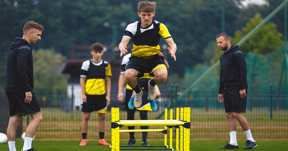 Physical_Prep's tweet image. Hamish’s presentation from 2016 showed how he approaches microcycle planning in soccer. Now two years later, Hamish has upgraded his presentation and written an excellent article that you can read on our blog 👉 tinyurl.com/y4azg3ou #soccer #football #microcycle #planning