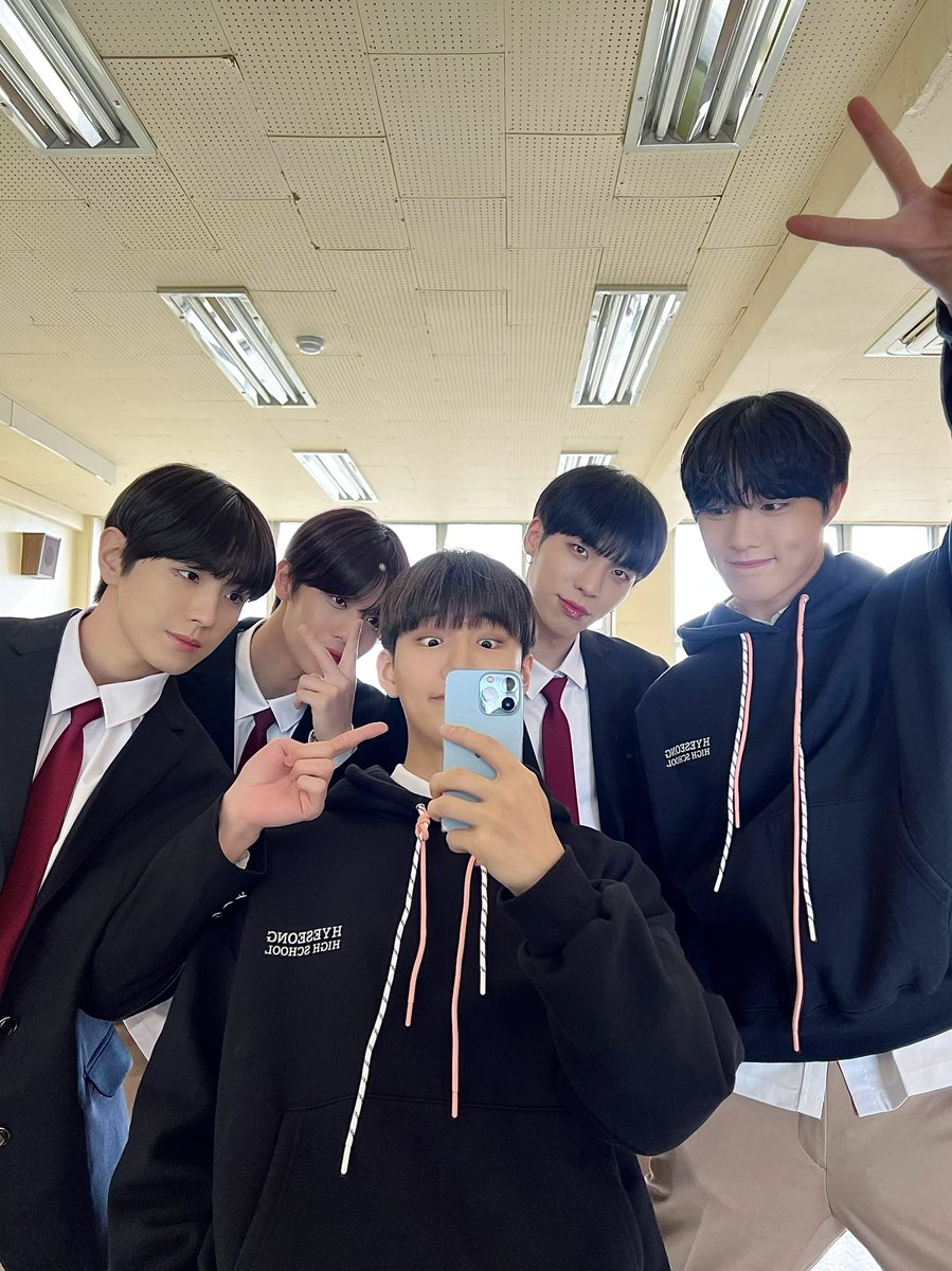 CIX_Official tweet media