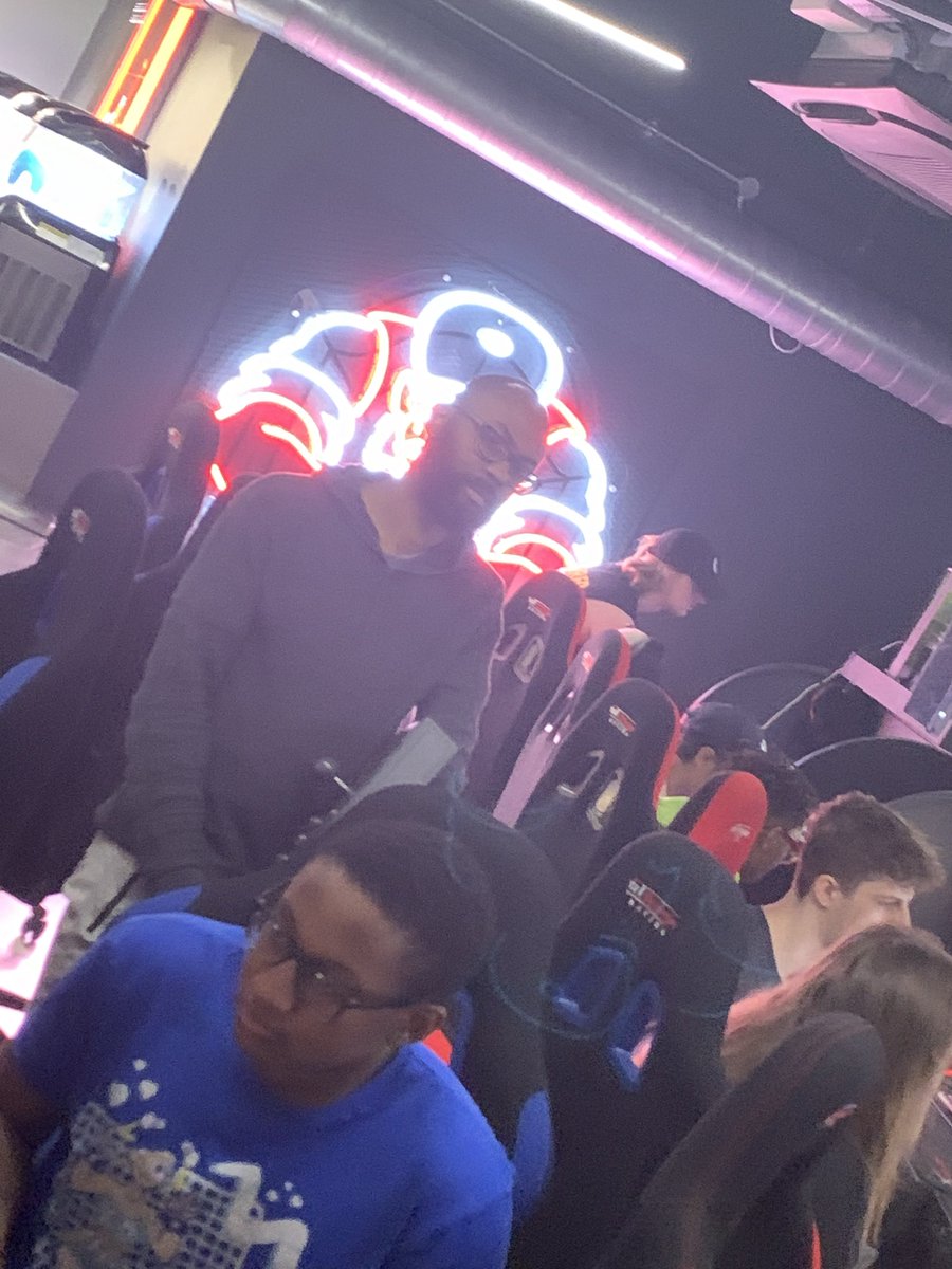 Our very 1st #SF6 tournament is now underway! Drive Rush is here <a href="/BelongBhamNewSt/">Belong Birmingham Bruisers</a> 

Tune in live at twitch.tv/electronicdojo

Brackets: start.gg/driverush

RT! 🔥🔥🔥