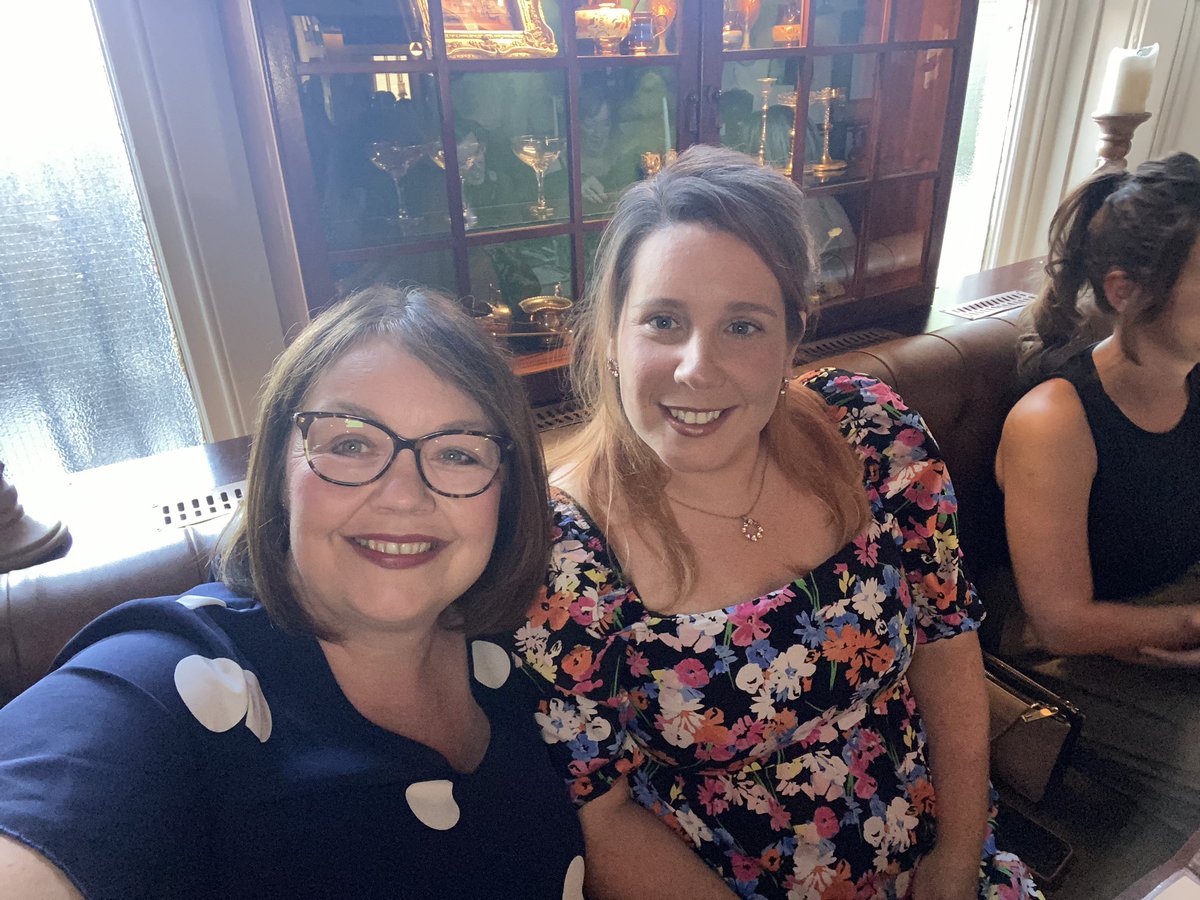 BelvoirStHelens's tweet photo. ☀️Sun, good food &amp; excellent company ☀️

Team #Belvoir ( minus a couple of lovelies on holiday ) ventured out to have a short break from property 🍾 face hurts this morning from laughing ❤️

Happy 3️⃣0️⃣ Lauren ! 

#RealPeople #Team #Company 

#PropertyIsPersonal #Belvoir https://t.co/4r8RTIQRHa