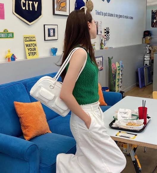 moonbaek_'s tweet photo. New✨ Standoil Chubby Bag สีขาว
ซื้อมายังไม่เคยใช้เลยค่า แค่ลองถือหน้ากระจก 1 ครั้ง อุปกรณ์ครบ

3,790 บาทรวมส่ง ขอดูรูปเริ่มใน DM ได้เลยค่าา

#standoil #standoilพร้อมส่ง #chubbybag #standoilchubbybag #standoilchubby https://t.co/gI9utE7EPd