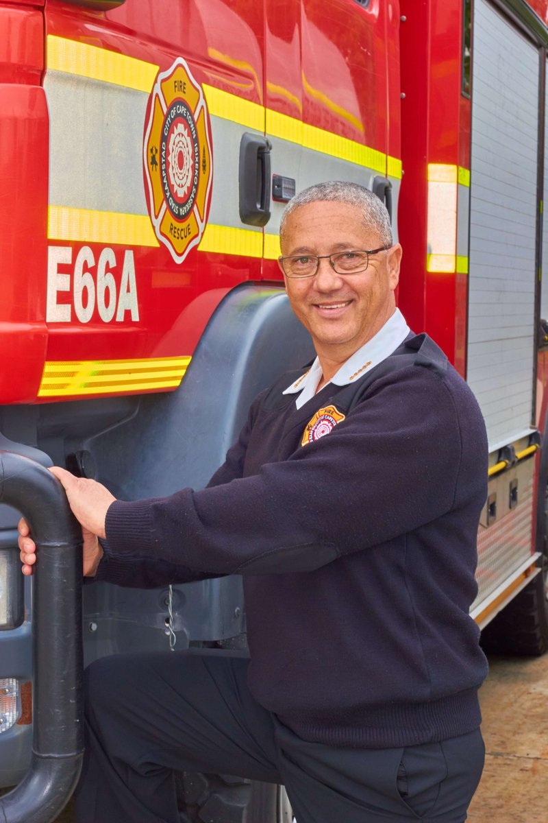 New Chief Fire Officer takes charge

Clinton Manuel has a career in firefighting spanning more than three decades and since Thursday, 1 June 2023, he is tasked with leading from the front in Cape Town’s Fire & Rescue Service.

Read more: bit.ly/3oIkFy7

#CTNews
