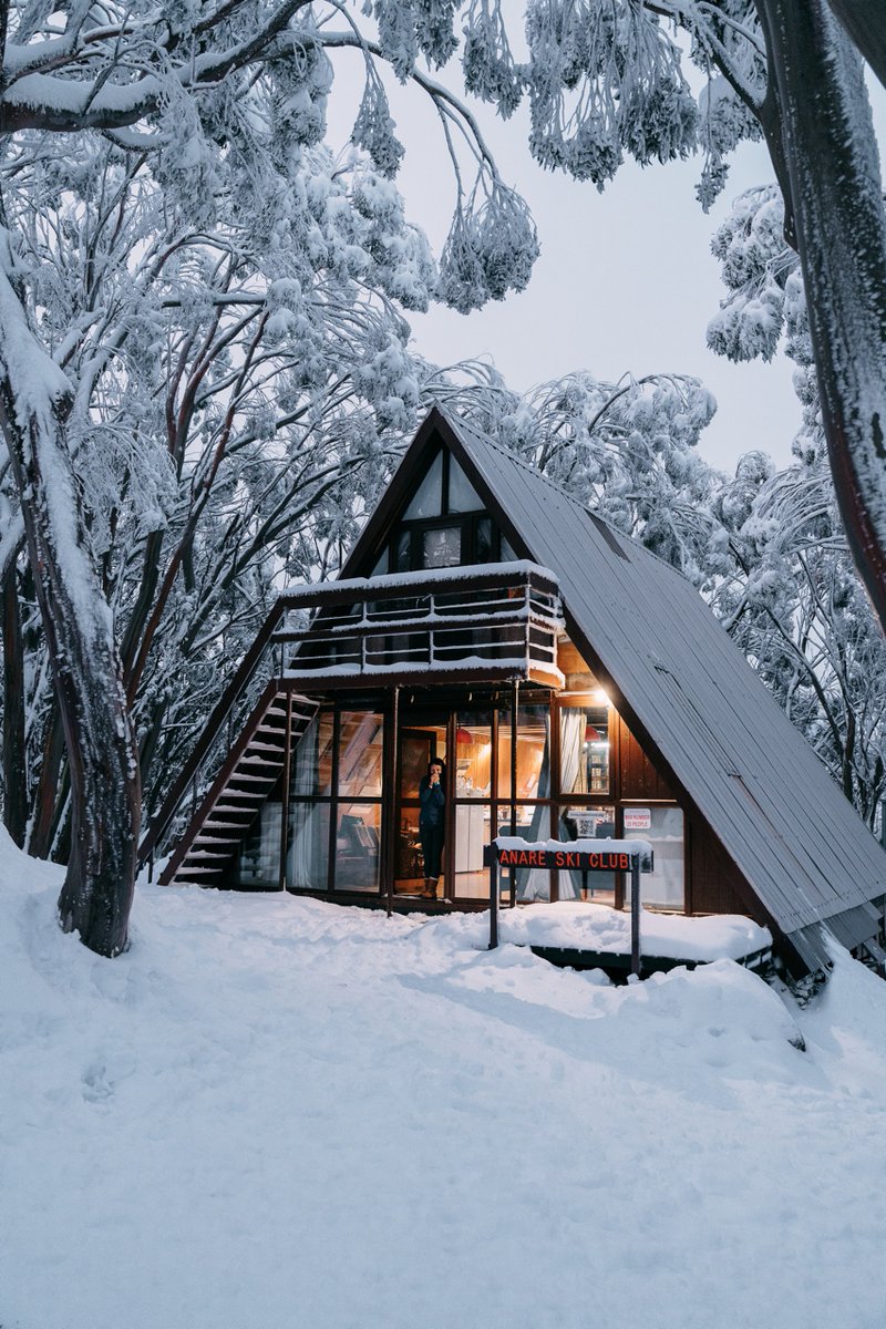 Escape to the mountains this winter and book your stay with us! Our cozy accommodation options will be the perfect retreat after a day on the slopes. Don't wait, book your stay now! ❄️🏂 #wintergetaway #mountainretreat

Head to our website to book 🤗