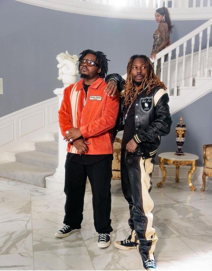 9jafactsonly's tweet photo. Do not scroll pass without dropping❤️ for Olamide and Asake. https://t.co/Drge3N6Djh