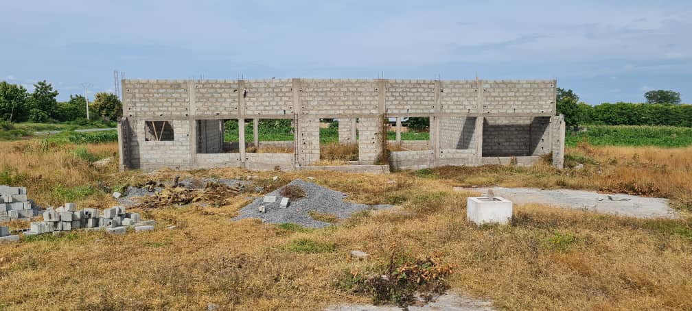 Cette visite de l'émissaire de la Fondation <a href="/Olympafrica/">Olympafrica</a> marque ainsi la fin de la 1ère phase des travaux et l'entame de la seconde étape. Bientôt le chef-d'œuvre ! #Tginfo #TgTwittos #cnotogo
 2/2