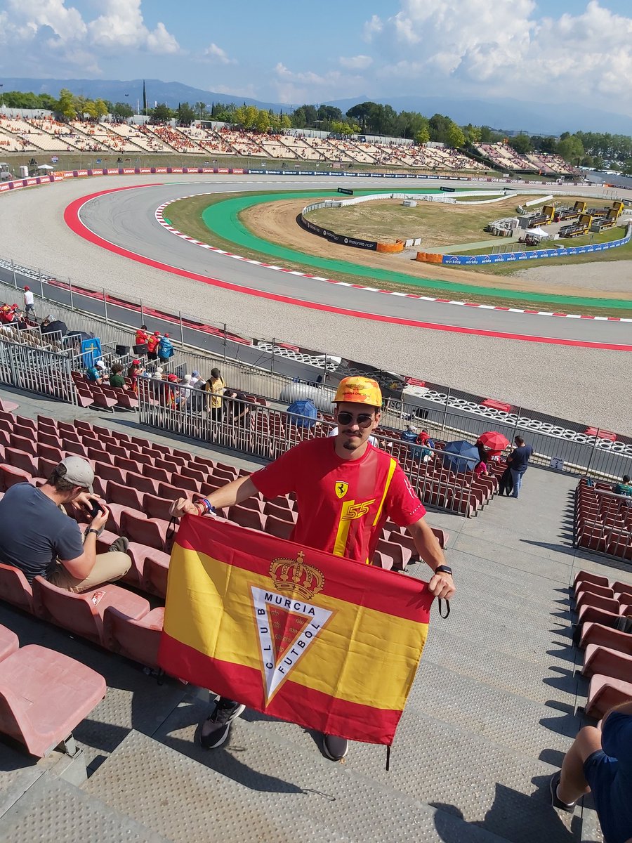 Always Real Murcia. ♥️🤍

📍 Stadium Circuit Barcelona-Catalunya T12.

Come on Carlos Sainz 5️⃣5️⃣
Come on Fernando Alonso 1️⃣4️⃣

3️⃣3️⃣🔜⁉️

#F1DAZN #F1Barcelona #SpainGP