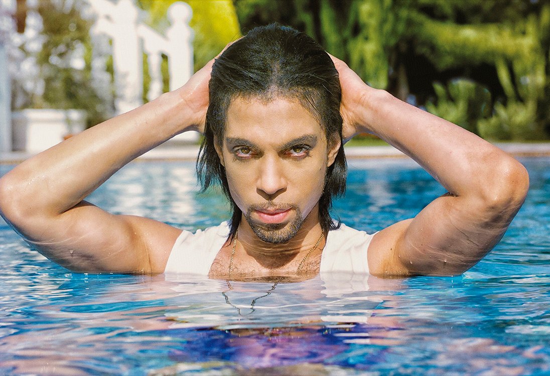 MOOD 💜🫧
#SwimmingPool #Photography #SteveParke #Prince #Prince4Ever