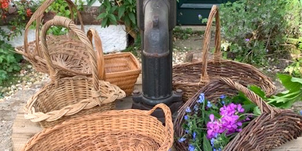 Gather the beautiful flowers from your garden in one of our #wonderful rustic #vintage baskets. bit.ly/38iepUV

#Summer #Gardening