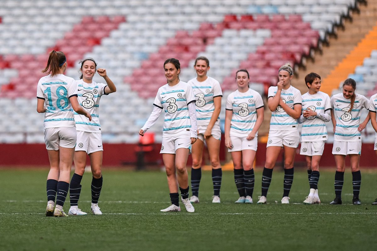 izzymilne13's tweet photo. 💙 https://t.co/f68r3mvYfe
