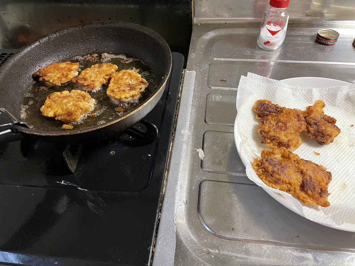 Higher330's tweet photo. 豚天ヤバいな。
摘み食いが止まらない笑
 #キッチンドランカー https://t.co/tNzKa9p3Dd