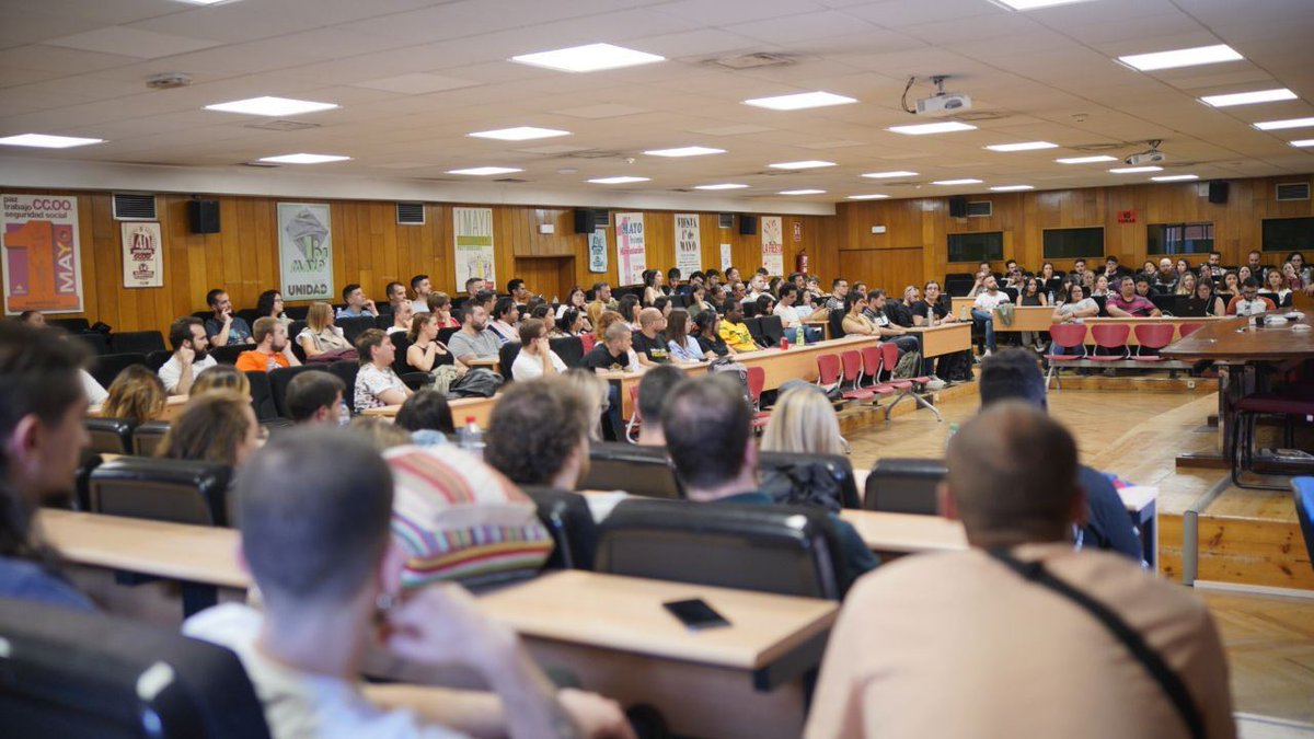 JovenesFECCOO's tweet photo. Hoy acaba la XXXII Escuela de Juventud de @JovenesCCOO🔥
Un fin de semana de formación y organización para combatir la precariedad juvenil💸
Estamos juntas en esto #ResignarseOVivir 🧨 https://t.co/fXduhEzVQl