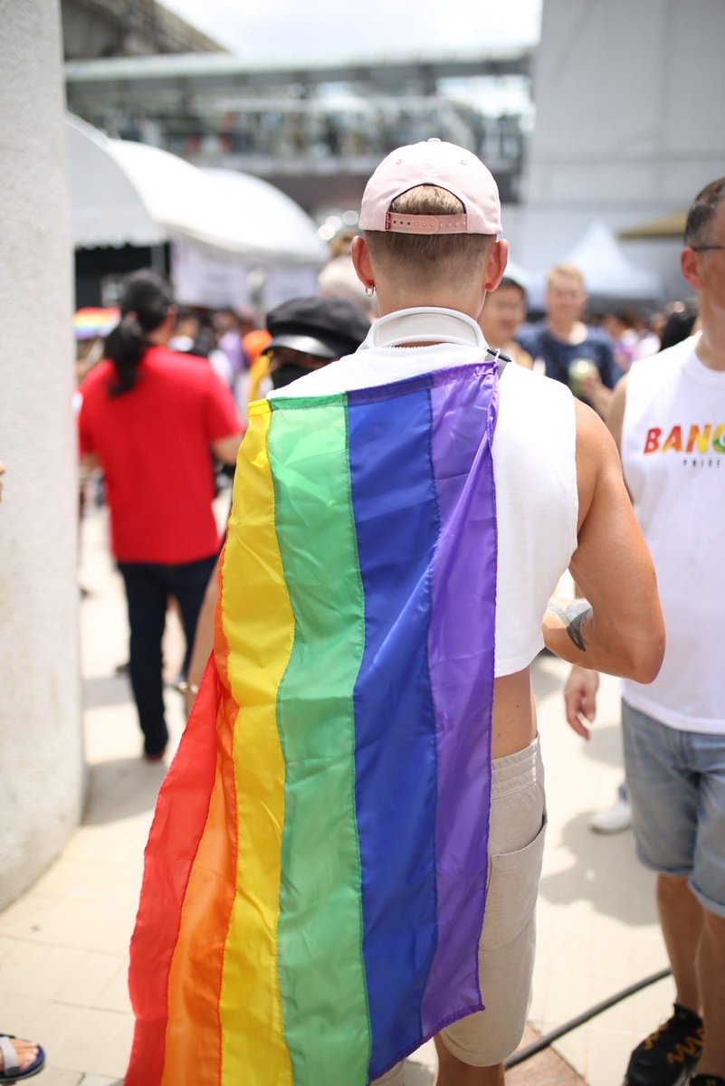 CpnLife's tweet image. #PrideForAll 🏳️‍🌈 ไทยไพรด์ไม่แพ้ใคร #BangkokPride2023 เริ่มเดินแล้ว! เดินจากหน้าสนามกีฬาแห่งชาติ แล้วไปสิ้นสุดที่ #เซ็นทรัลเวิลด์ ใครอยากจอย อินกับโมเมนต์สุดยิ่งใหญ่ แวะมาเลย หรือจะไปปักหมุดรอหน้าลาน  #centralwOrld ก็ได้ มีกิจกรรมดี ๆ ตั้งแต่ 4 โมง #BangkokPrideCTW #CentralPattana