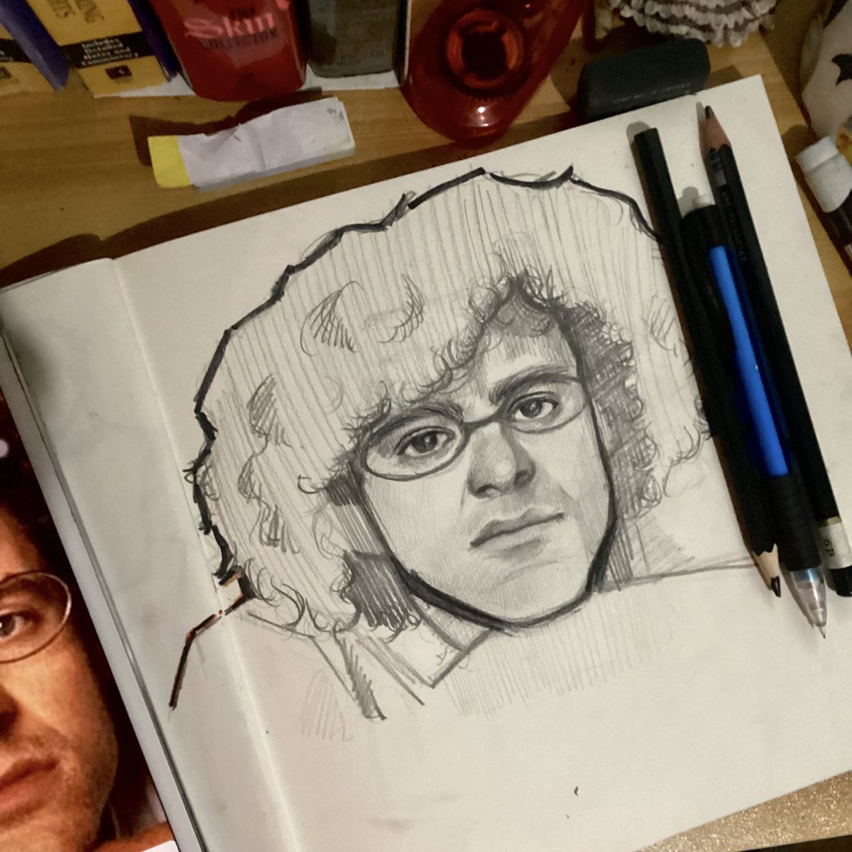 My bb taking over my sketchbook

#mattstone #matt #SouthPark #southparkfanart #sketchbook #sketch