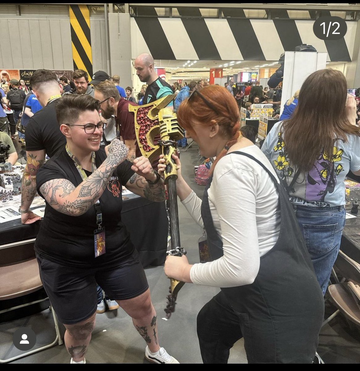 Can you tell @klegss_ and I had a great time wielding this chainaxe? 
.
#UKGE2023 #WarhammerCommunity 
#Warhammer