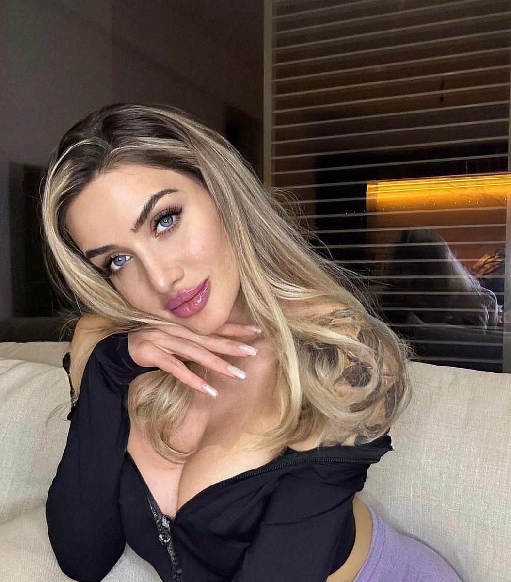 onlykatrinax's tweet photo. Felt cute last night so why not have 2 of me ❤️ #cute #selfie #blonde #model #instagram #motivation https://t.co/ssUtpQC5Y2 https://t.co/fzBSyaI3xV