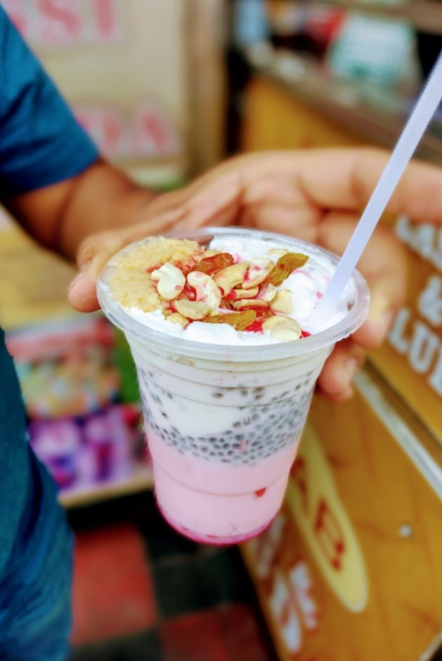 DailyFood2126's tweet photo. Out on work...best choice for respite from #heat during #summers..#faluda ...cost 60/- INR ..#FoodieBeauty ..#tryit if u #getit .. https://t.co/kBmACcWzx5