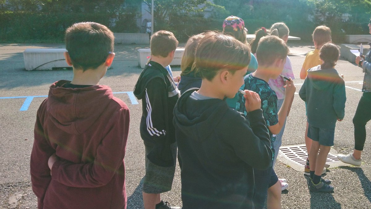 #LiaisonEcoleCollège Jeudi, nous avons visité le collège. Les cm2 ont passé la matinée et le repas, pendant que les cm1 avaient leur programme à l'école.