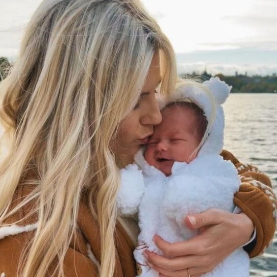 Happy 36th Birthday to <a href="/MollieKing/">MOLLIE KING</a>! 

Mollie has sold over 7.5 million records in the UK &amp; Ireland, alongside being one of the most popular presenters on BBC Radio 1 and reaching the semi-final of Strictly Come Dancing!