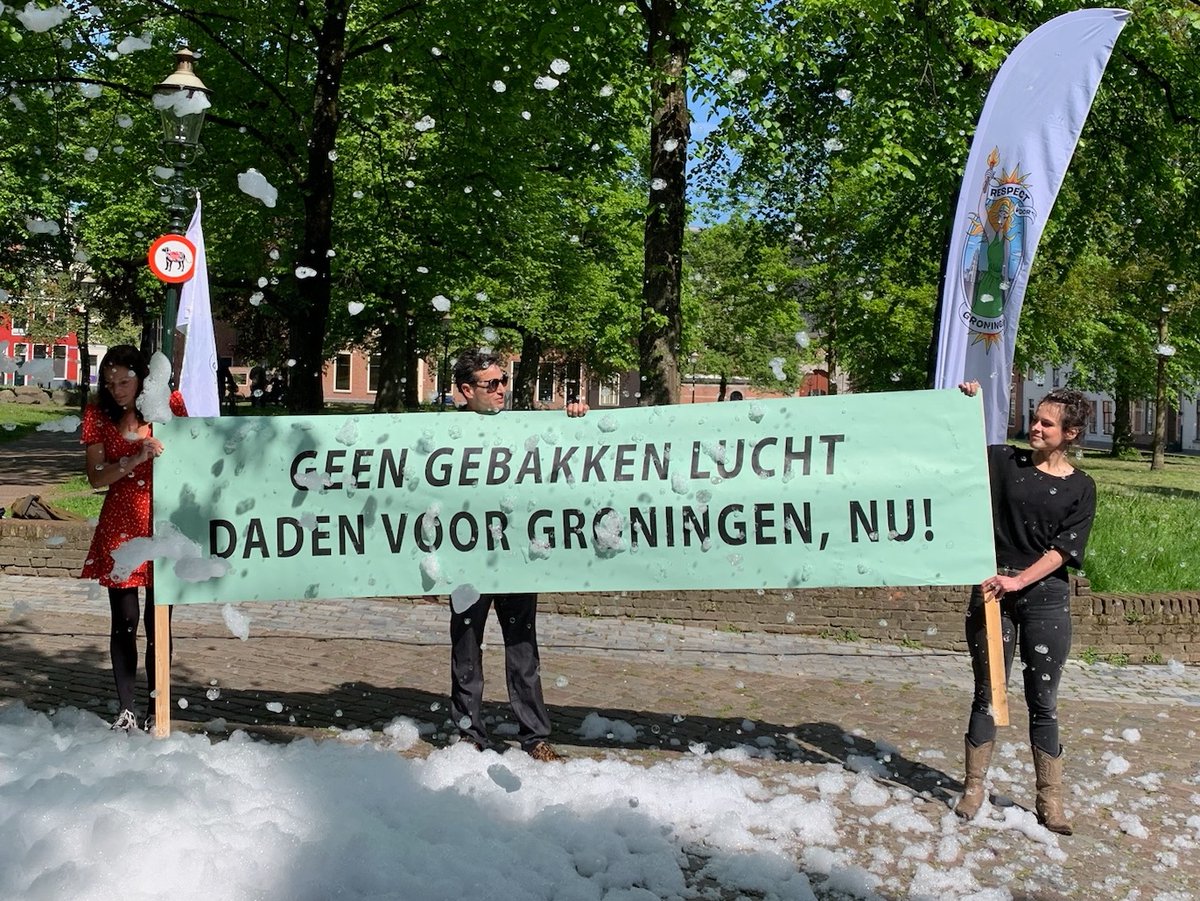 Laten we gezamenlijk nog éénmaal een vuist voor Groningen maken! Ga met ons mee naar Den Haag op 6 en/of 7 juni om het Tweede Kamerdebat #pegas bij te wonen.

🚍🚍🚍....Wij regelen vervoer! 

Meld je aan via: respectvoorgroningen.nl

#respectvoorgroningen