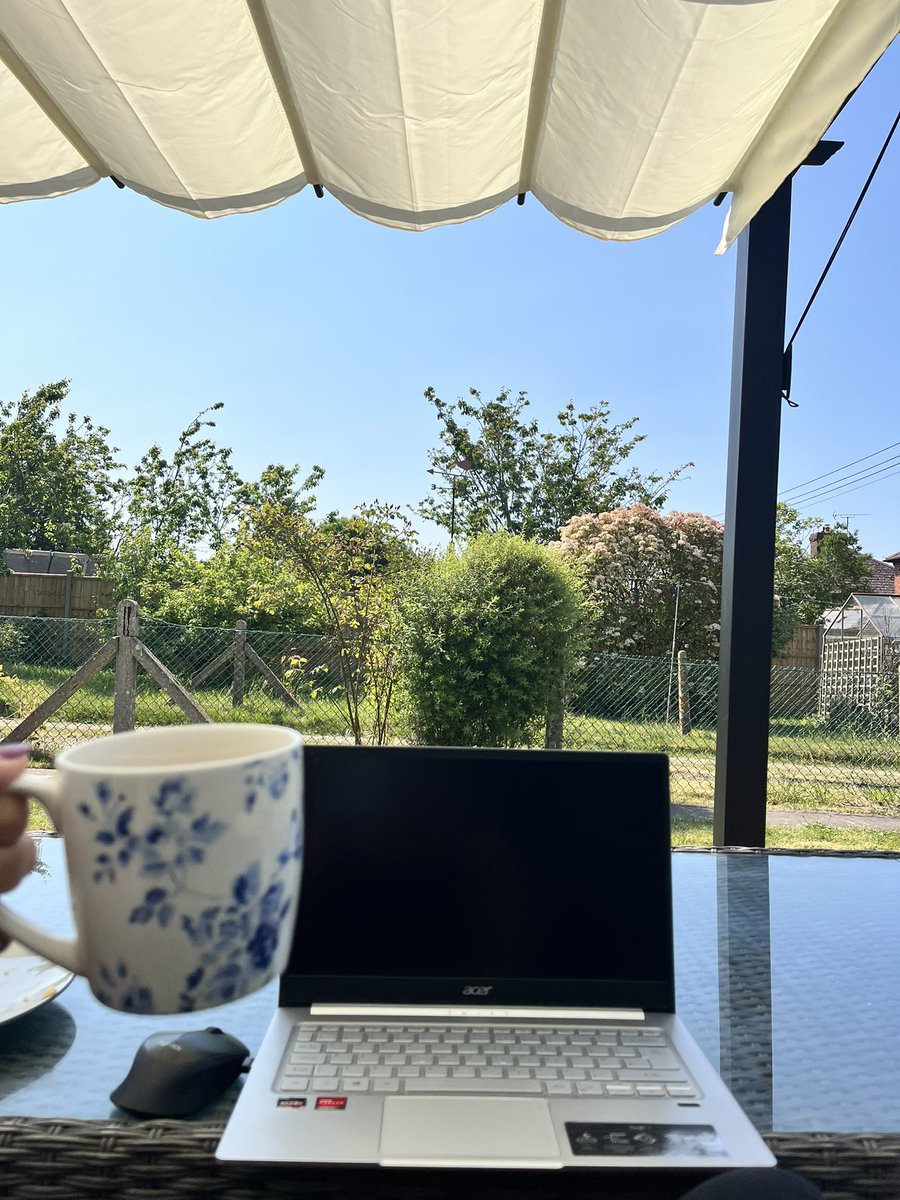 BookinaBox3's tweet photo. Perfect set up for a day of school work.
👩🏫 ✏️ 📝
#assistanthead #deputyhead #teachingandlearning #curriculum #term6 https://t.co/E1pBaMLAZm