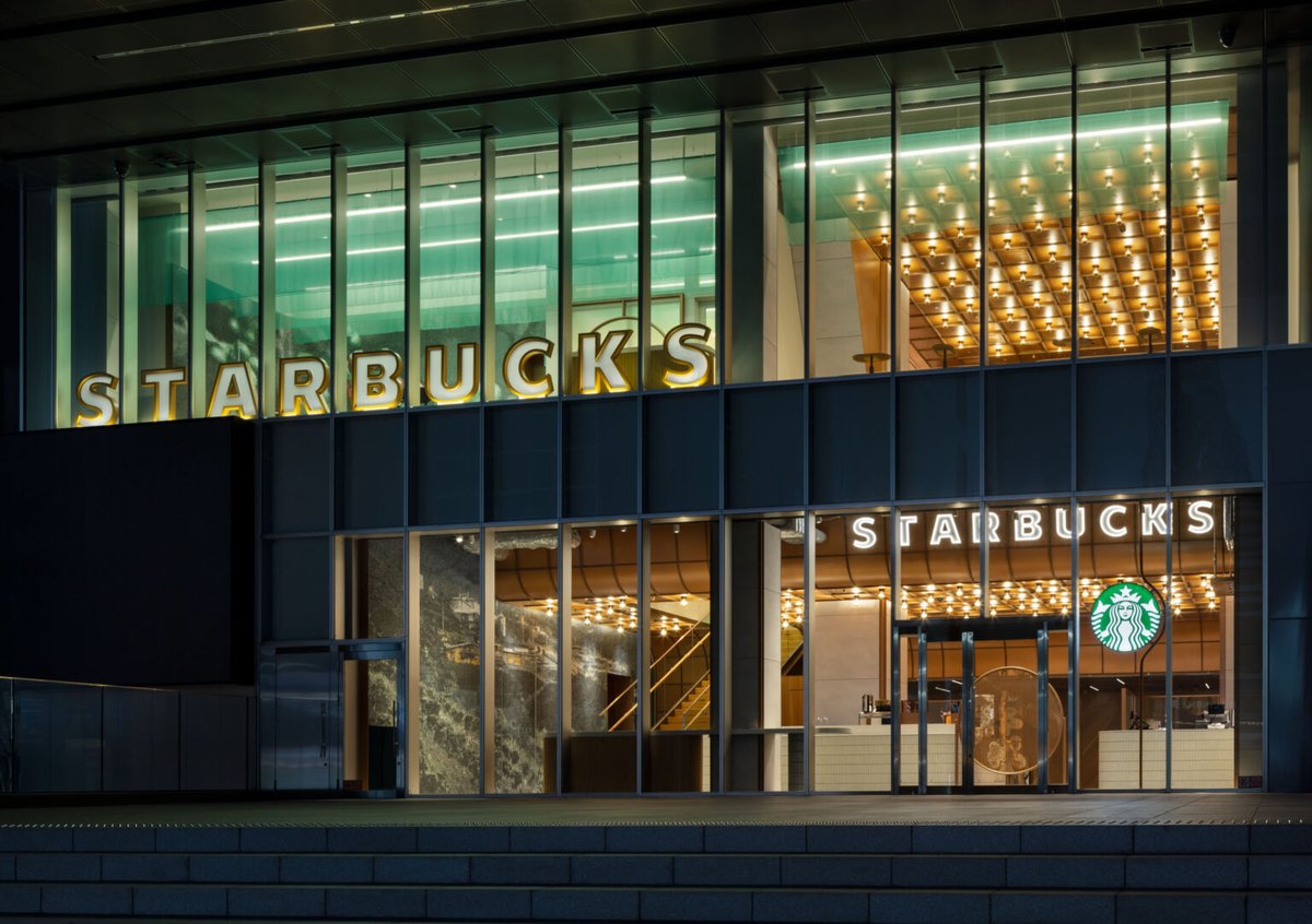 tecture1's tweet photo. STARBUCKS COFFEE JAPAN / 店舗設計部が建築士・内装デザイナーを募集
https://t.co/ZsGlv8YR5d
デザイナーがスターバックスの伝統や将来のビジョン、地域のマーケットの文化やビジネスニーズからインスピレーションを得て、ブランドのレンズを通して店舗のデザイン表現へ反映しています。

スピード感のあるビジネス環境の中で、情熱を持ち、魅力的でクリエイティブなデザインソリューションを提供していただける方のエントリーをお待ちしています。
お客様へ最高のスターバックス体験を。共に創りましょう！