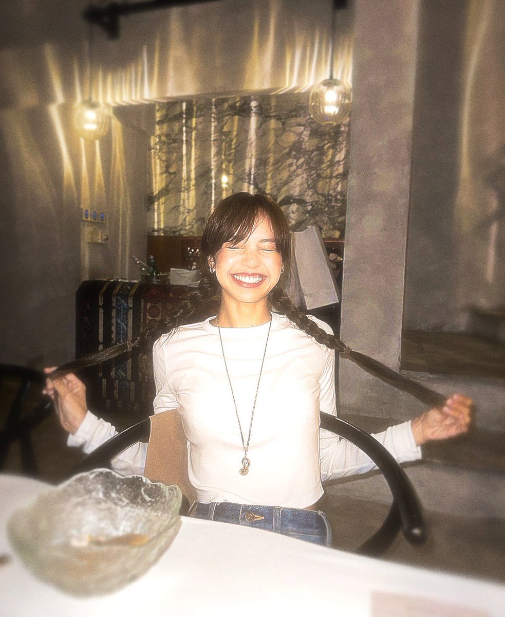 sourcelalis's tweet image. she’s so gf coded 🏃‍♀️