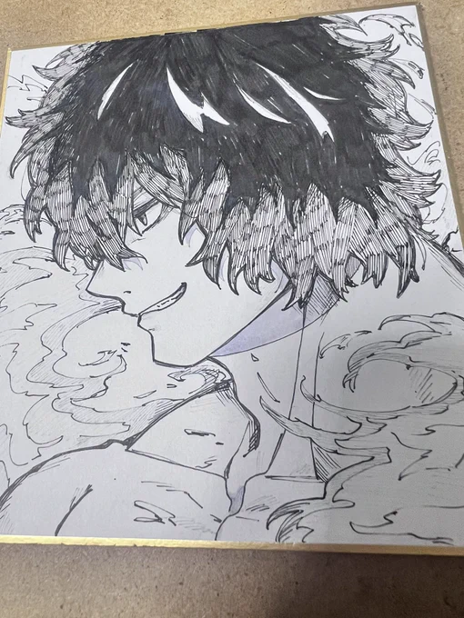 色紙にお絵描きがしてみたくておーまくん描いてた✍🏻