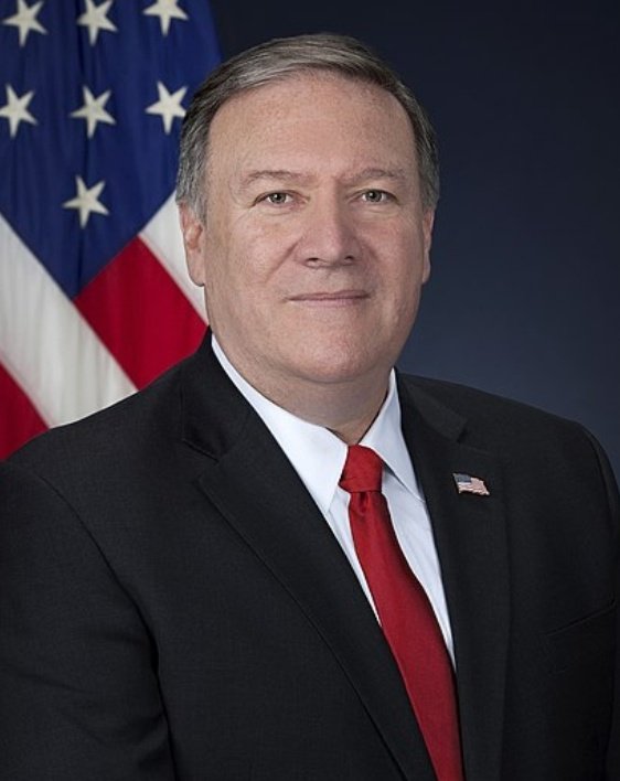 Mike pompeo 1986-1991 yılları arasında ABD ordusunda yüzbaşı olarak görev yaptı. Siyasi hayatı Kansas Temsilciler 4. Bölgede devam etti. Daha sonra istihbarat CIA başkanı oldu . Burda da bir süre kaldıktan sonra ABD dışişleri bakanlığına getirildi.

Yakın zamanda başkan olacak.