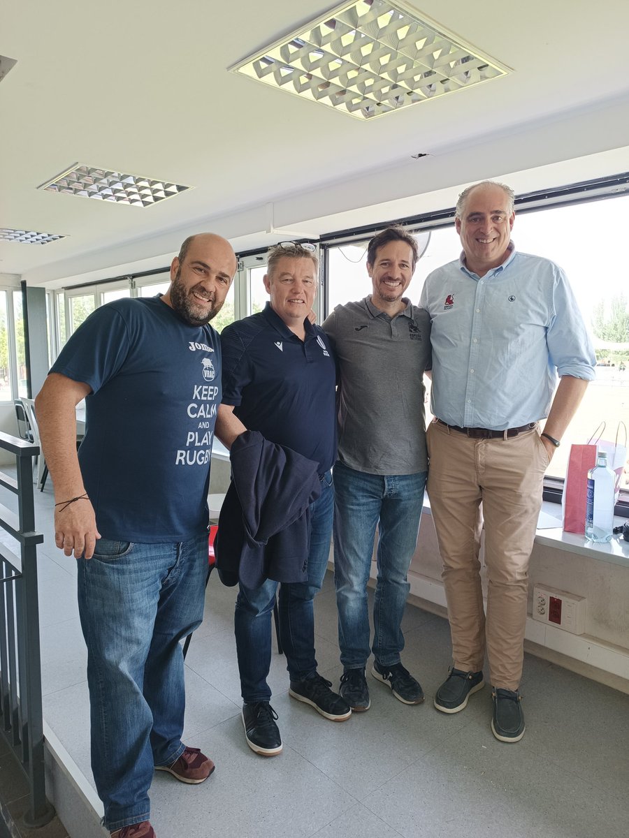 Hemos recibido la visita de Jason Lewis, Responsable de Desarrollo de <a href="/WorldRugby/">World Rugby</a> 🏉🌍 que, junto al Presidente de la <a href="/ferugby/">España Rugby</a> 🇪🇦 y el Presidente del <a href="/VRAC/">🧀 VRAC 🧀</a>  🏴󠁧󠁢󠁳󠁣󠁴󠁿 están siguiendo con mucho interés el #FESTIVALNACIONAL 🏉