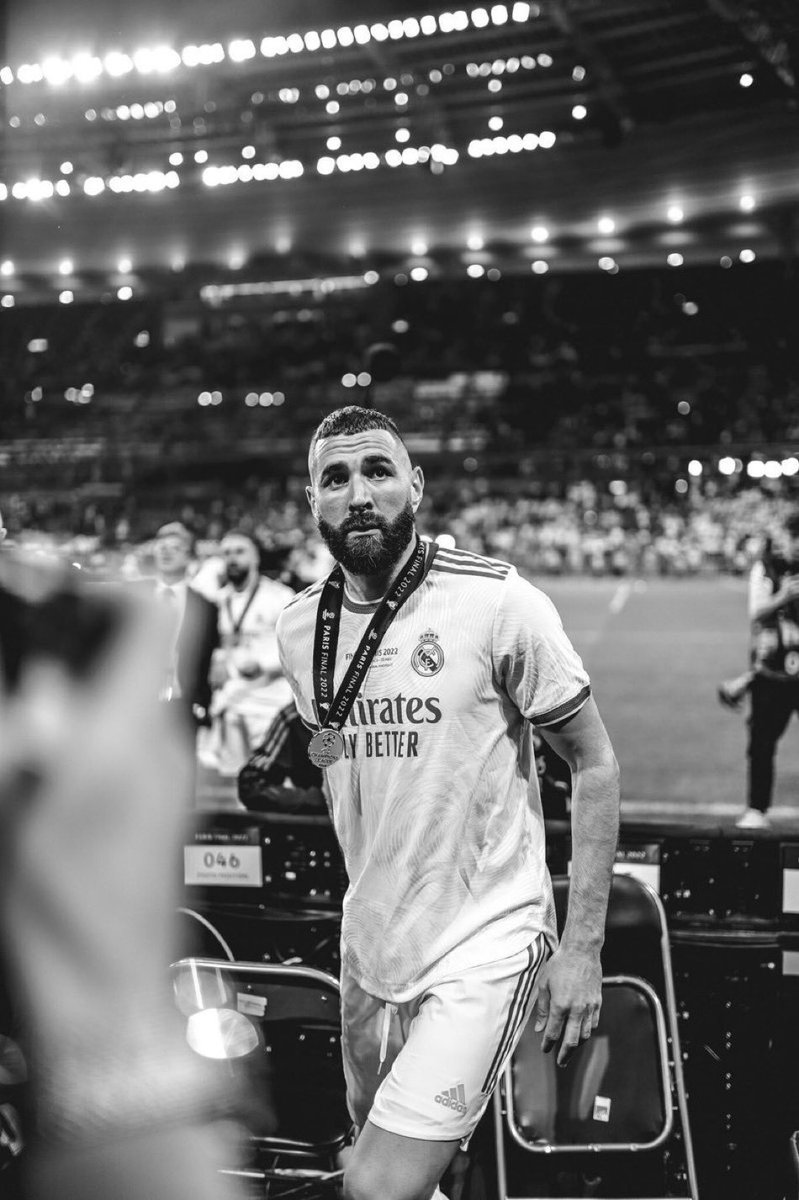 PatrickAdemo's tweet image. Respect Benzema, ça fait trop bizarre 

Va prendre tes 200 millions annuels en Arabie tu l’as mérité